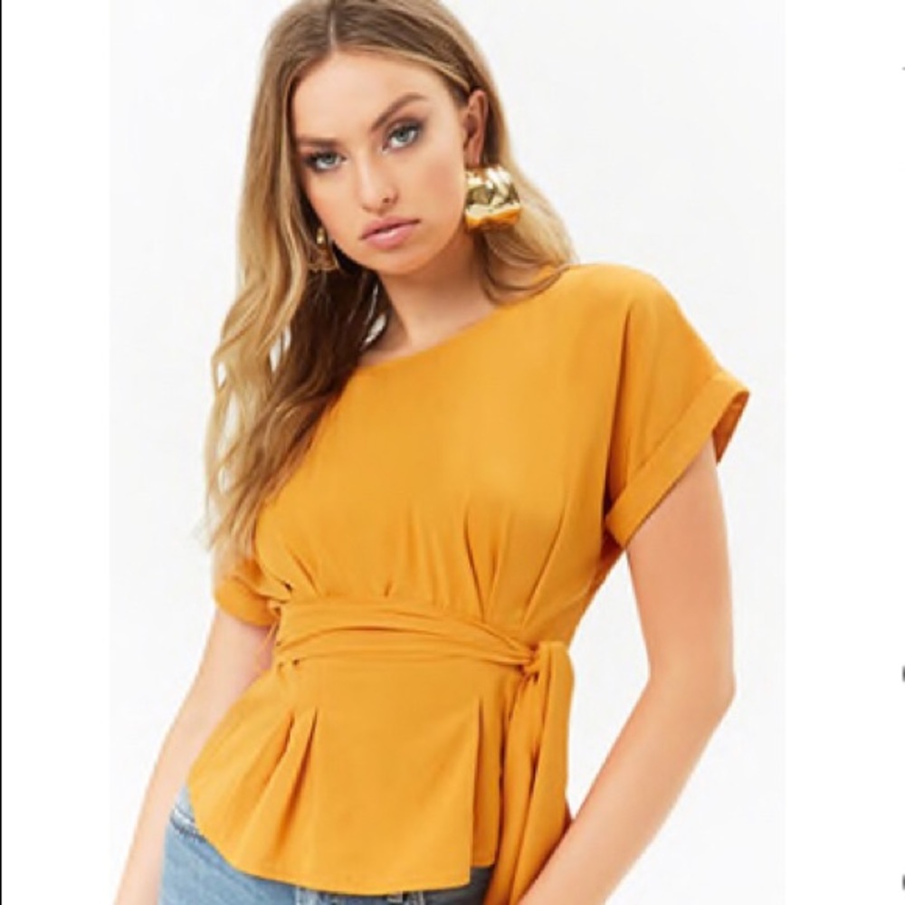 NWT Short sleeve top. Orange/yellow